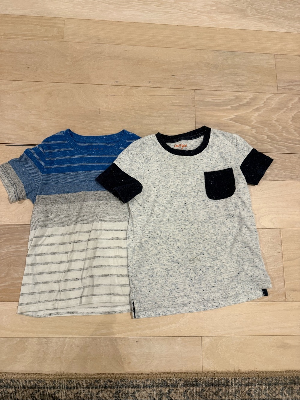 Cat & Jack Boys Short Sleeve Heather Tee with Black Pocket & Blue Stripe Tee
